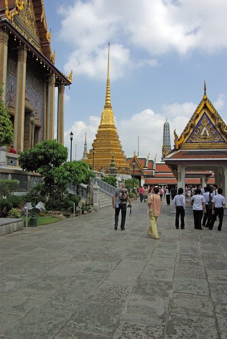 PXK10D_5017.jpg - The Royal Monastery of the Emerald Buddha, adjacent to the Grand Palace, Bangkok