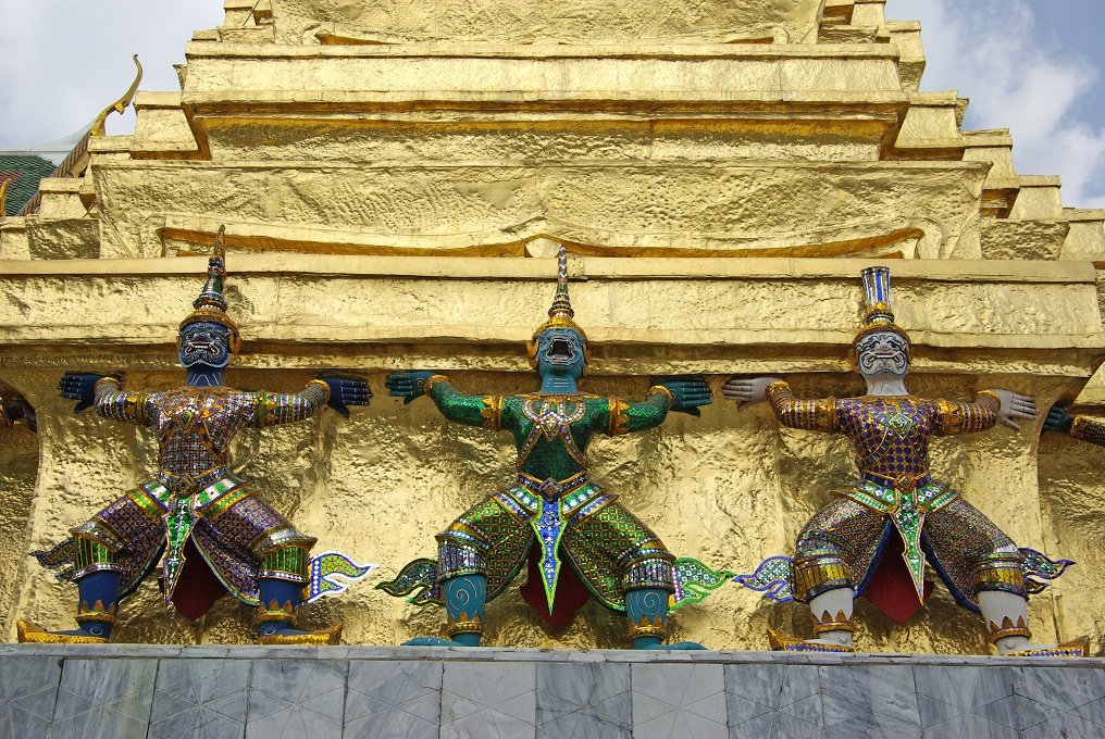 PXK10D_5019.jpg - The Royal Monastery of the Emerald Buddha, adjacent to the Grand Palace, Bangkok
