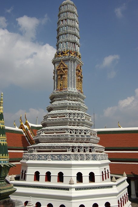 PXK10D_5042.jpg - The Royal Monastery of the Emerald Buddha, adjacent to the Grand Palace, Bangkok