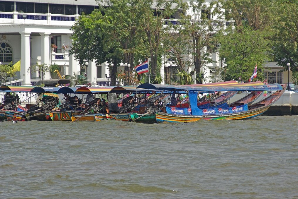 RPXK10D_4999.jpg - River scene, Bangkok. Ferries and long-tailed boats are the best way to get around.