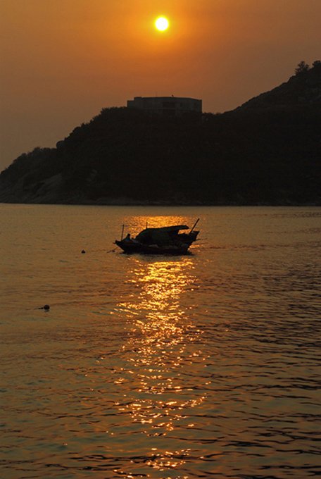 PXK10D_1935.jpg - Sunset in the bay, Stanley, on the South of Hong Kong Island
