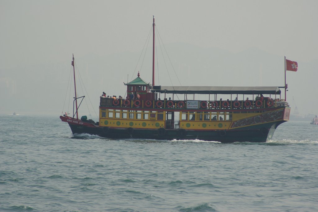 PXK10D_1970.jpg - A tradional style boat, Hong Kong waterfront