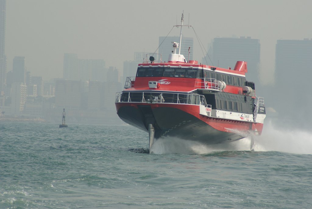 PXK10D_1995.jpg - A hydrofoil in Hong Kong harbour