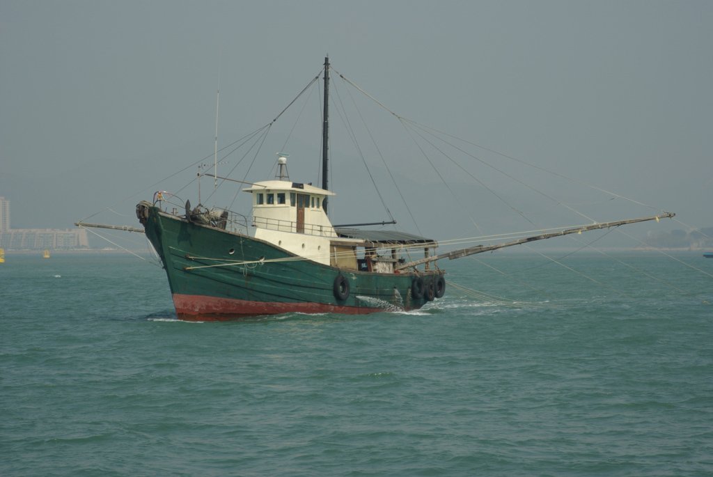 PXK10D_2019.jpg - Fishing boat off Lantau Island