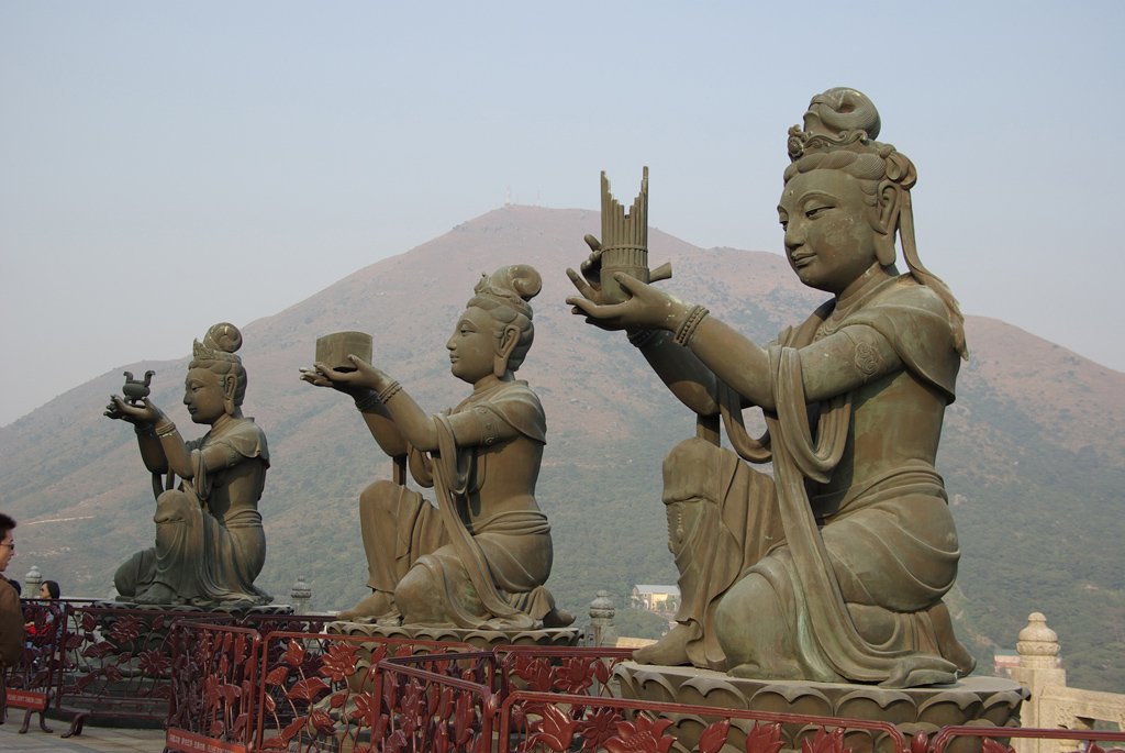 PXK10D_2128.jpg - Statues around the giant Buddha on Lantau Island