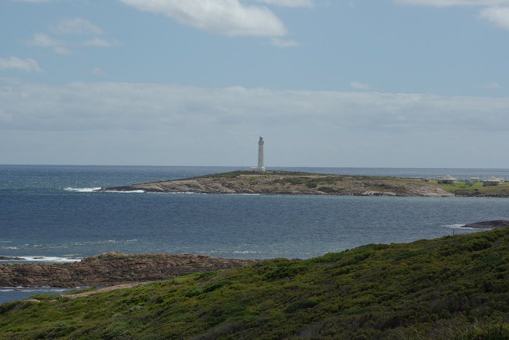 PXK10D_3945.JPG - Cape Leeuwin lighthouse, Western Australia. Where the Southern Ocean and Indian Ocean meet.
