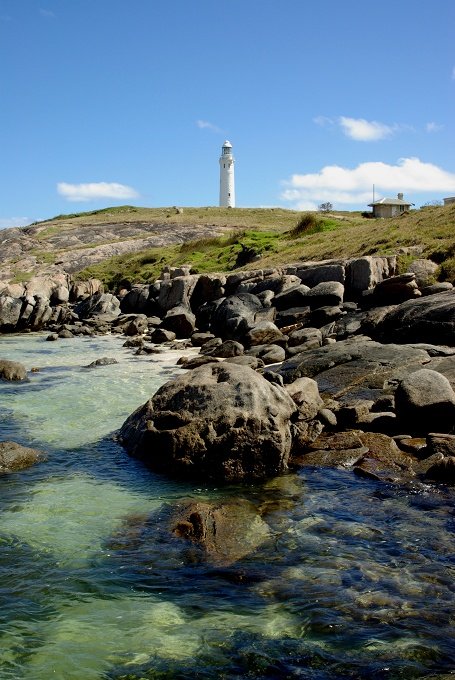 PXK10D_3949.JPG - Cape Leeuwin lighthouse, Western Australia. Where the Southern Ocean and Indian Ocean meet.