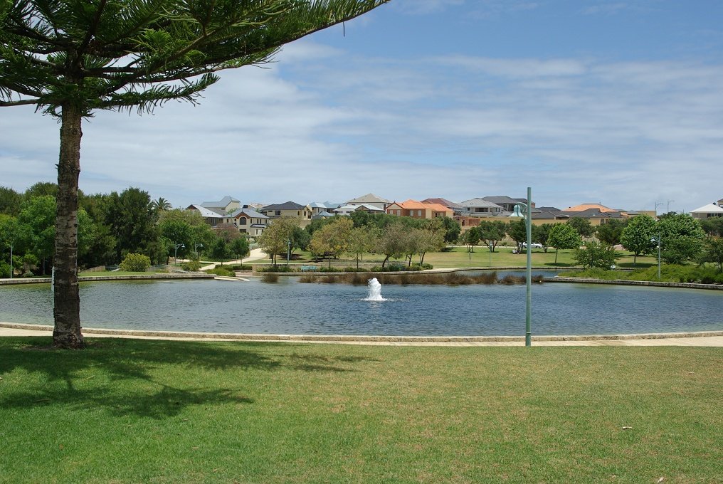 PXK10D_2335.JPG - Residential area around Currambine, walking distance from Fiona & George's house
