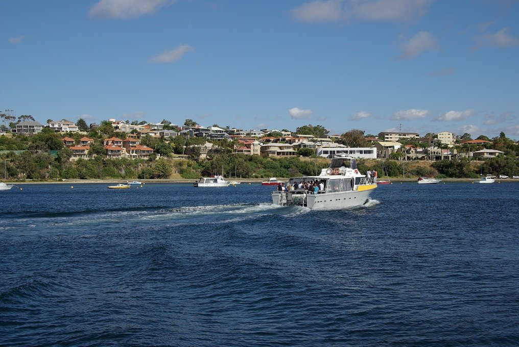 PXK10D_2373.JPG - Along the Swan River, between Fremantle and Perth, Western Australia.