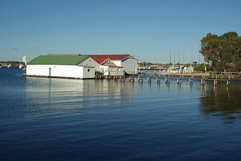 PXK10D_2423.JPG - Along the Swan River, between Fremantle and Perth, Western Australia.