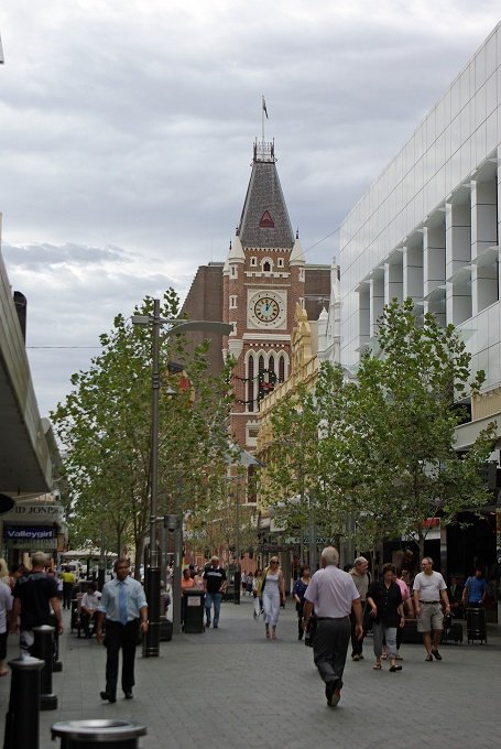 PXK10D_4406.JPG - Shopping area, Central Perth