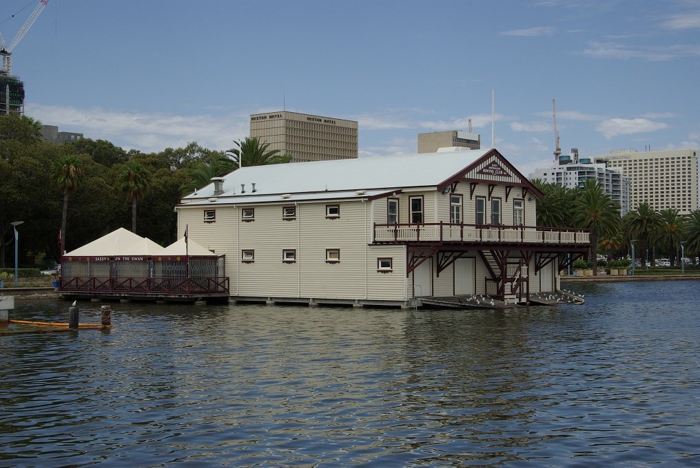 PXK10D_4445.JPG - Rowing Clubhouse, Central Perth