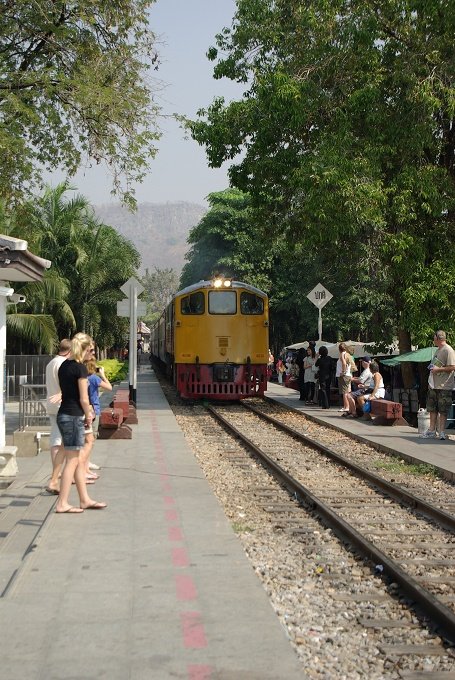 PXK10D_4890.JPG - The train arrives at the station at Kanchanaburi, Thailand