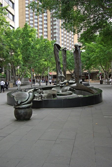 APXK10D_3296.JPG - Sculpture/water feature near Circular Quay, Sydney.