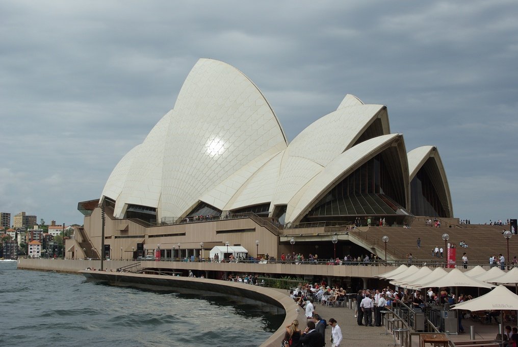 DPXK10D_3328.JPG - Sydney Opera House, a fascinating building from all angles.