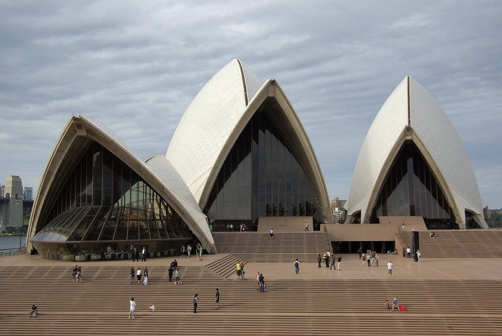 DPXK10D_3372.JPG - Sydney Opera House, a fascinating building from all angles.
