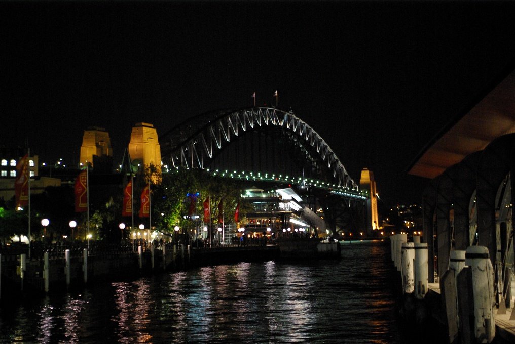 XPXK10D_3405.JPG - Sydney Harbour Bridge at night.