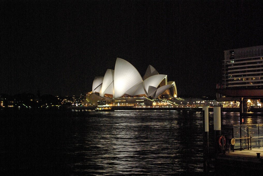 XPXK10D_3408.JPG - Sydney Opera House at night.