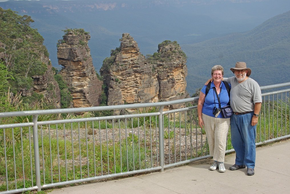 ZPXK10D_3697.JPG - At Echo Point in the Blue Mountains, overloking the Three Sisters.